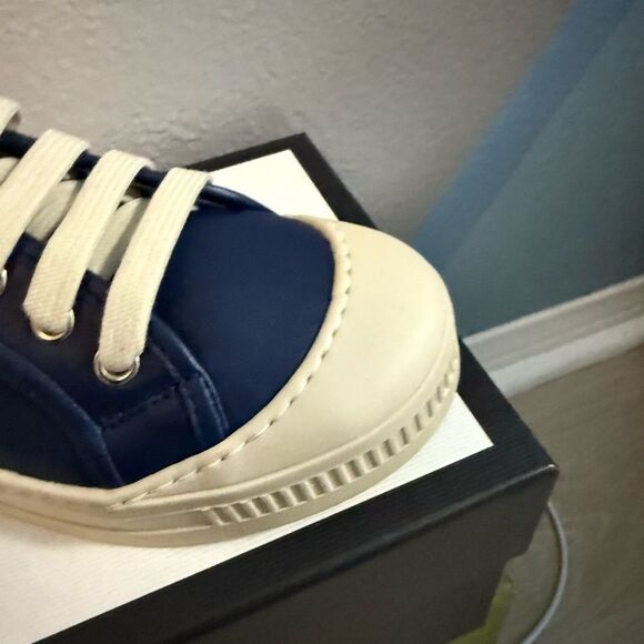 Brand new with box Gucci Kids Navy leathers sneakers size 2 - Picture 4 of 7
